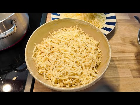 Käsespätzle | Cheesy German Egg Noodles