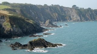 A Day Hike along the Pembrokeshire Coast Path from Parrog to Cwm yr Eglwys