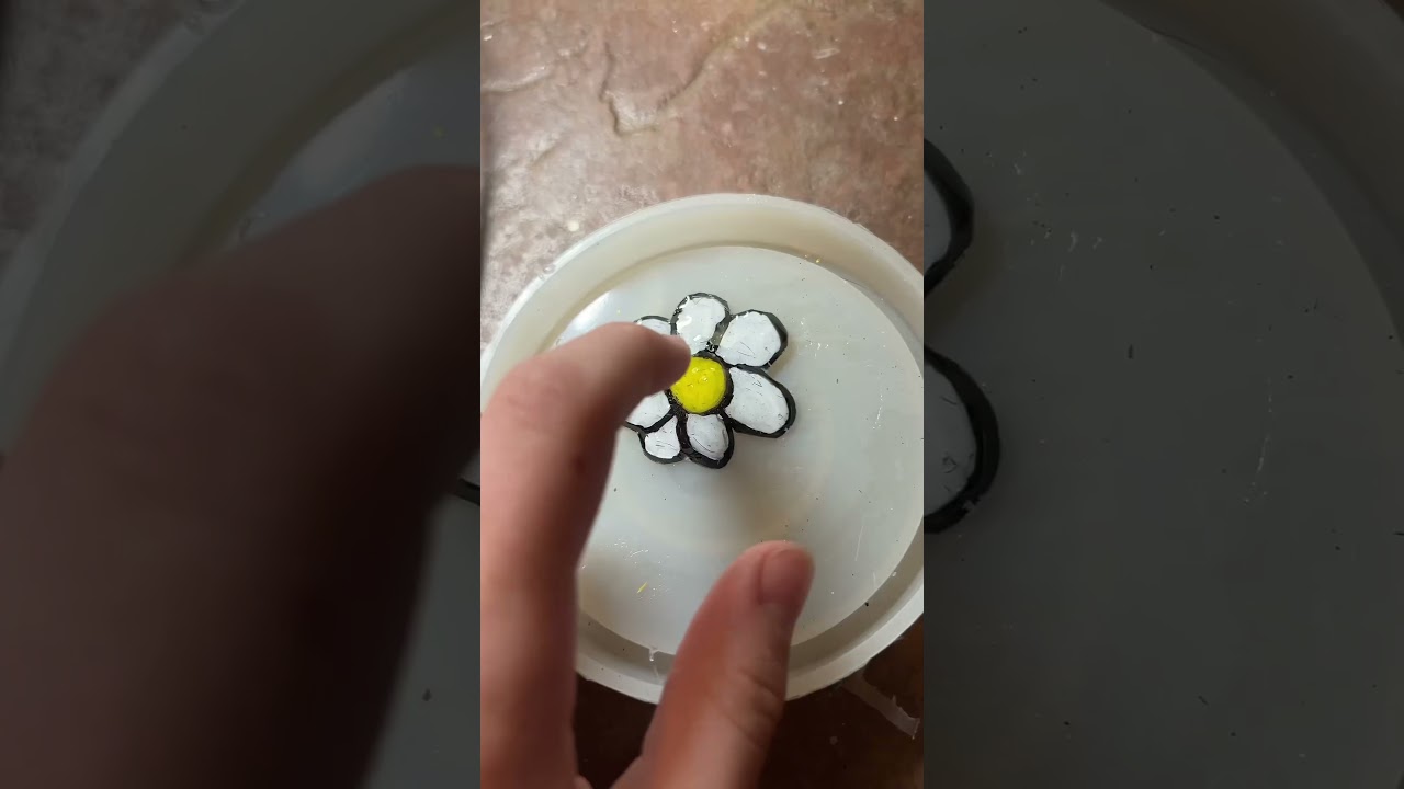 srry if it’s hard to follow #art #creative #custom #pins #tutorial #howto #howtomake #resin #craft