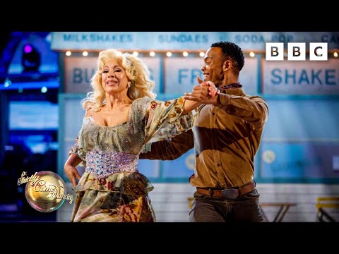 Alex Kingston & Johannes Radebe Foxtrot to Here You Come Again by Dolly Parton ✨ BBC Strictly 2025
