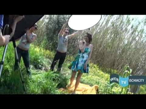 Backstage del servizio fotografico a Valeriya troyatska