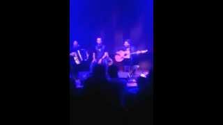 Revolver - quiero aire (ac�stico Santiago 2011)