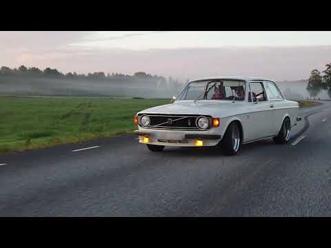 Volvo 142 Street drifting
