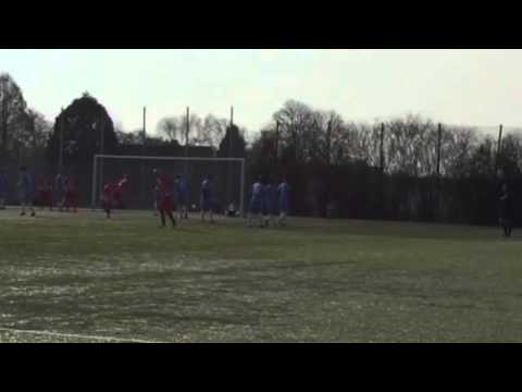 Freistoß in den Winkel! Wahnsinnstor