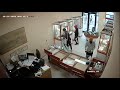 Brazen Jewellery Store Robbery At Salt Rock Sees Robbers Clean Out Store In 9 Minutes And 50 Seconds