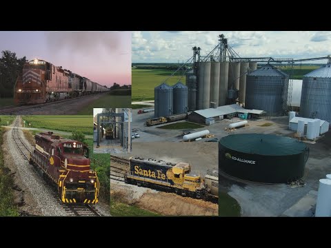 Loading a grain train at Malden Indiana Santa Fe BNSF 1653 CKIN 814 CKIN 818 GP38 locomotive startup