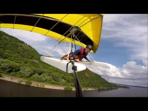 Landing a hang glider on floats