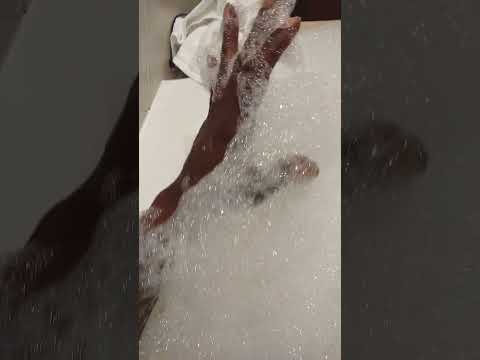 HOTTUB JACUZZI BUBBLES‼️🧼 ADDICTED 2 THIS...MY PLEASURE🛀🏾 #SpoilMe 🥴GOT DEM 🦵🏾💪🏾 FEELIN NEW #LDi ⛲🥵