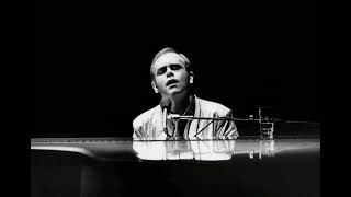 Elton John - I Heard It Through The Grapevine + Singing In The Rain (Live In Los Angeles 9/29/1979)