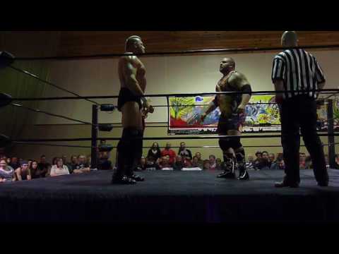 Maxxx Testosterone / Sylvain Grenier VS Brody Steele / MG Animal - St-Basile 23 avril 2016