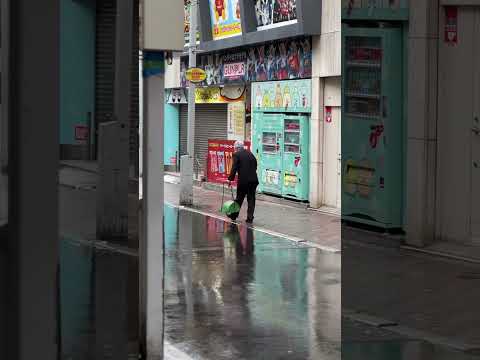 HUMANS IN JAPAN 🎌 #humansbeinghumans