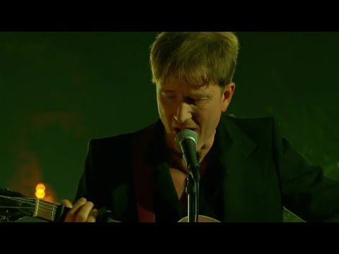 Stef Kamil Carlens verrast met 'What's the pressure' | Liefde voor Muziek