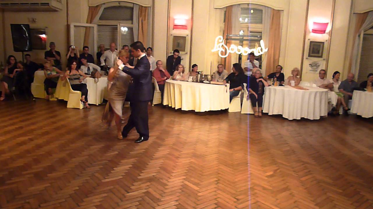 Elena Demo y Lucas Gauto en Milonga La Sooocial + Porteño y Bailarín!