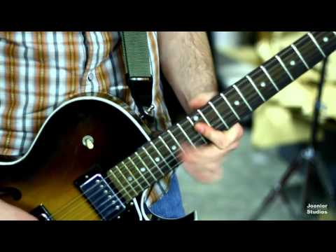 Live @ Jooniors - S03E06 - French Fry Crow - 01 - So Right (Live)