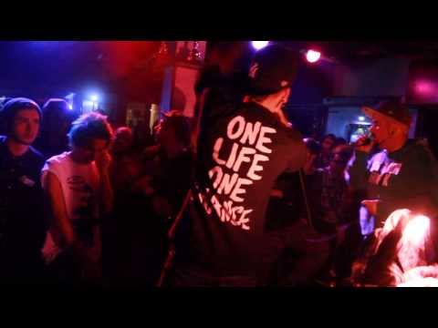 Contest rap Devils Kiss - Fooso vs Suicidio pt.1 ( Lo Smilzo Mc - Dj Buio - David Hel )