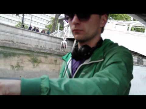 Max Lenski. DEformat People party on Thamse. London