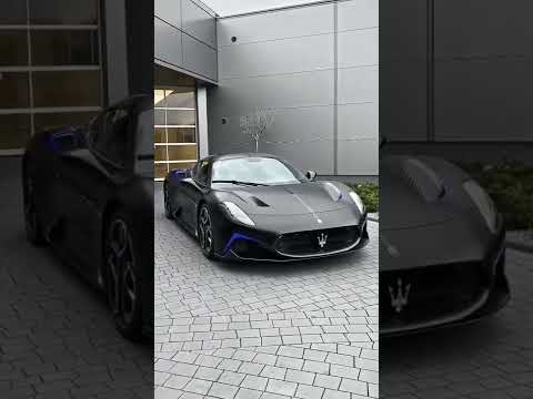 black and blue stripe colour on maserati MC20 look amazing