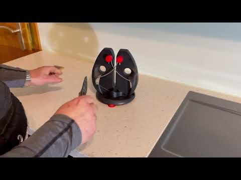 Sharpening knives easily, quickly, and effectively - F. Dick knife sharpener