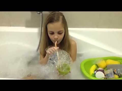 Влог купаюсь в ванне ШОУ МЫЛЬНЫХ ПУЗЫРЕЙ - VLOG bathe in the tub and have fan with soap bubbles 