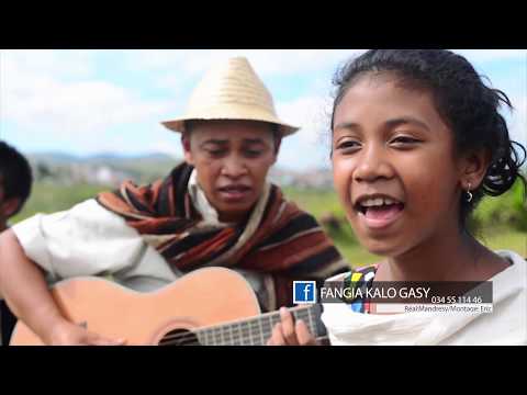 Neny  -  FANGIA KALO GASY (Clip Officiel)