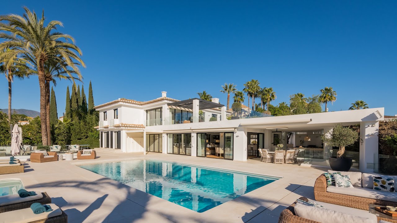 Superbe villa de luxe avec vue sur le parcours de golf à vendre à Nueva Andalucia, Marbella