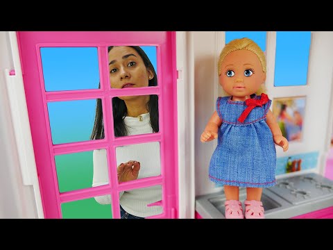 2 Folgen mit Barbie und ihren Kindern. Puppen Video auf Deutsch. Spielspaß mit Valeria