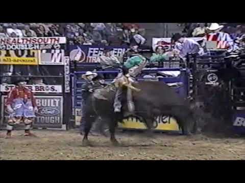 Greg Potter vs Cyclone - 01 PBR Bakersfield (86.5 pts)
