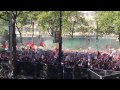 Een volle Coolsingel zingt maandagochtend mee met 'You Never Walk Alone'