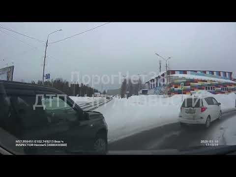 #АвтоХамы #ездуныуи есть какая-то логика выдавливать другого с полосы в наглую?