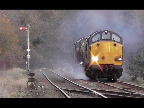 DRS class 37s Nos 37607 & 37602 Thrash Through Prudhoe - 3S77 Tyne Valley RHTT - 30th Nov 2016