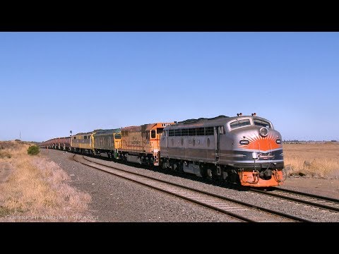 SSR Grain Train: B61 + L277 + RL302 + GM10 + GM22 - PoathTV Australian Railways