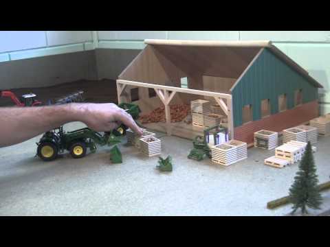 Siku - 1:32 John Deere With Front Loader (313-3652) video