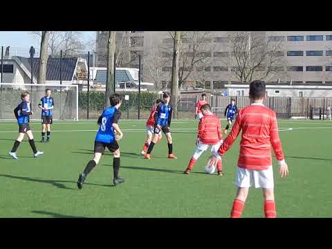 Deze sliding zou ook een strafschop kunnen zijn.