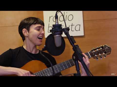 Estúdio Batuta | Adriana Calcanhotto canta “Juízo final”