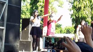 Download lagu Nella Kharisma - Aku sayang banget sama kamu live Curug Sewu Kendal mp3 Download lagu Nella Kharisma - Aku sayang banget sama kamu live Curug Sewu Kendal mp3