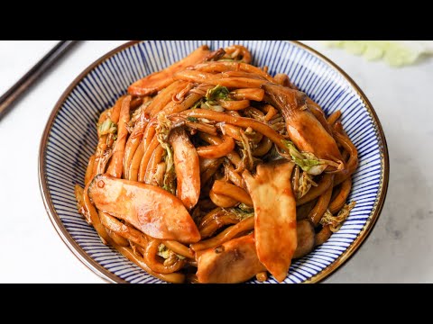Cogumelo Udon salteado fácil e delicioso