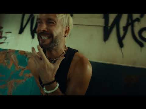 Grey Daze – Shadows (Official Music Video)