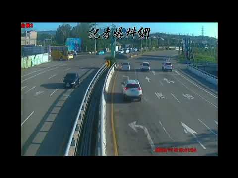 O condado de Miaoli, a cidade de Tongxiang, Sheng Xiangdan, um veículo motorizado, um veículo motorizado e um veículo se envolveram em um acidente, e A-Ying, um veículo puxado por cavalo, e Sun-Nan ficaram feridos.