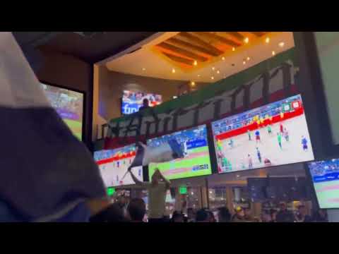 "Canción de la hinchada de Monterrey para River Plate" Barra: La Adicción &bull; Club: Monterrey