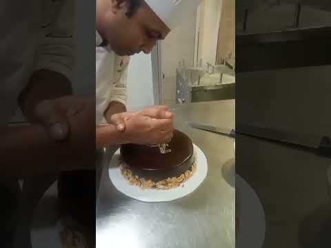 #viralvideo #lettercake #cake #food #cakedecorating #cakewriting #birthdaycake