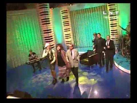 Lauris Reiniks un žūrija kļūst par ģimeni - "Dziedošās ģimenes"