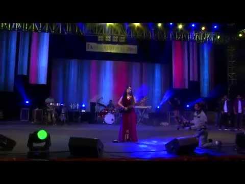 Shibani Kashyap live at Tarpa Festival, Silvassa (December, 2014)