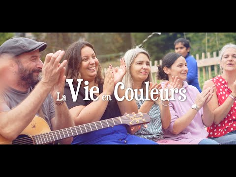 La Vie en couleurs 🌈 Les Ardéchois (clip officiel) #chanson - ardèche france - centre sociaux