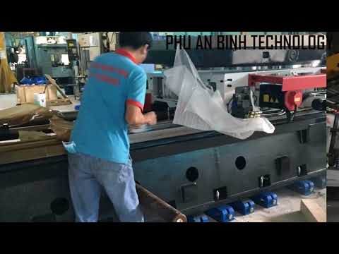 Đội ngũ kỹ thuật Phú An Bình lắp đặt Máy Phay Doa Ngang Kuraki - Model AKB13