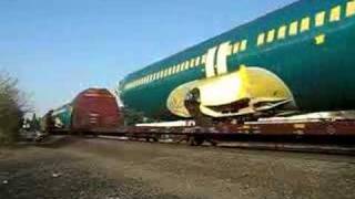 preview picture of video 'Boeing Train And SD9'