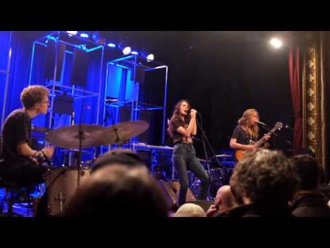 BEAU Sweet Lips clip - Warsaw