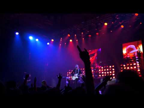 Blink-182 - Asthenia (15.08.2014 - Live in Prague)
