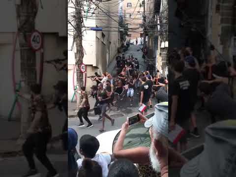 POLICIA CON MIEDO EN UNA FAVELA DE BRASIL🎥💣💰