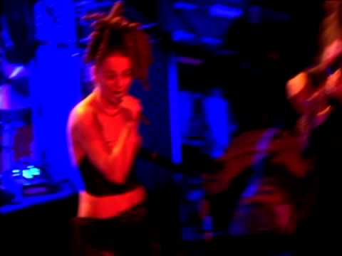 30 Ari Up - Shoplifting - Joe Strummer Celebration - NYC 12/22/2003