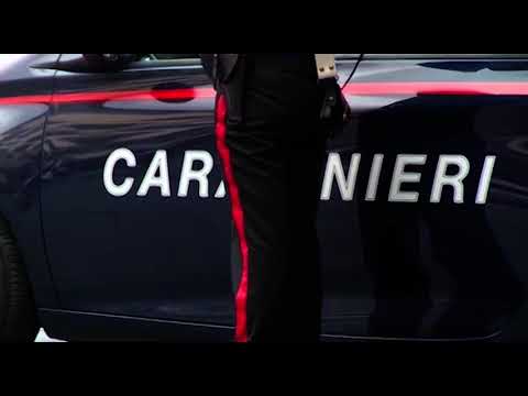 Bucine, tradito dal forte odore di marijuana dall'auto: denunciato un 25enne